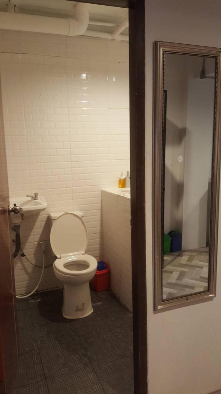Js Mansion Hotel Bangkok Buitenkant foto